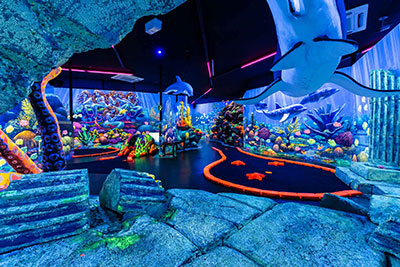 Black light mini golf in Hamburg